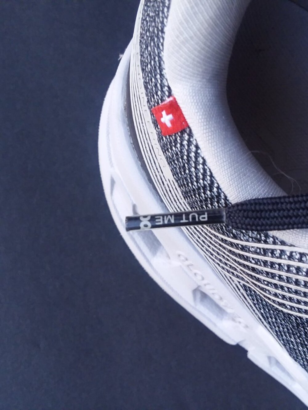 On Cloud Running Trainers Shoes Reflective Trim Logo Runners Gym Beach Work Out - Picture 7 of 13